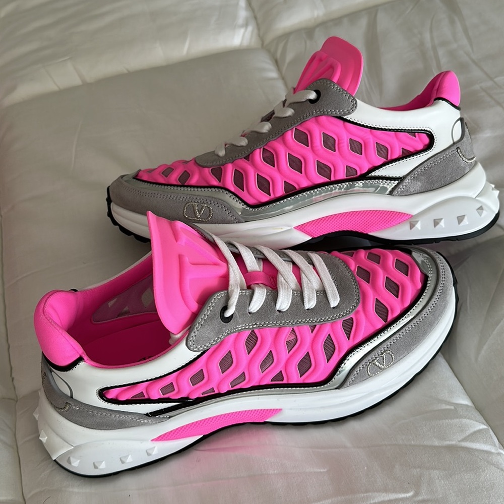 Valentino Garavani Ready Go Runner Sneakers Pink 💕Size 38.5/7.5 NEW